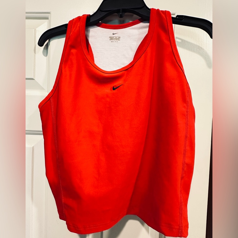 Nike Tank Top Women XL Dri-FIT with build-in lining